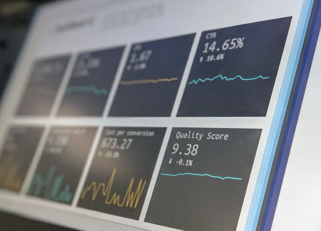 Kalkylblad med dataanalys på skärm